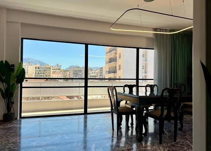 Happy Place! Big, Bright & Central - Ideal For Families And Groups Of Friends